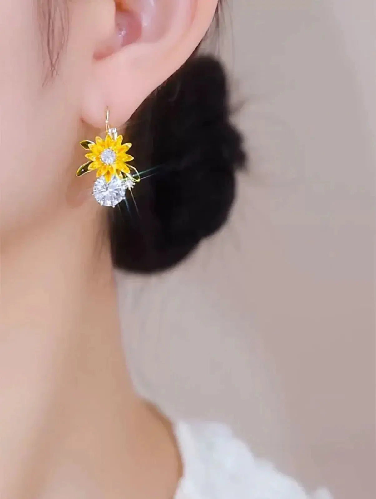 Sunflower Diamond zircon earrings(Gold plated)
